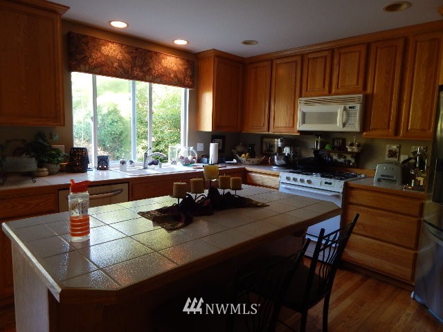 20107 27th Avenue Southeast Bothell, WA 98012 - Photo 6 of 14