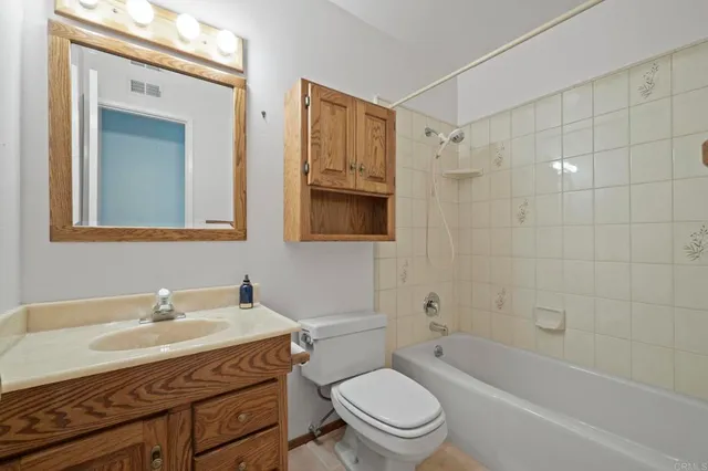 $799,000 | 13560 Avenida Del Charro, El Cajon, CA 92021