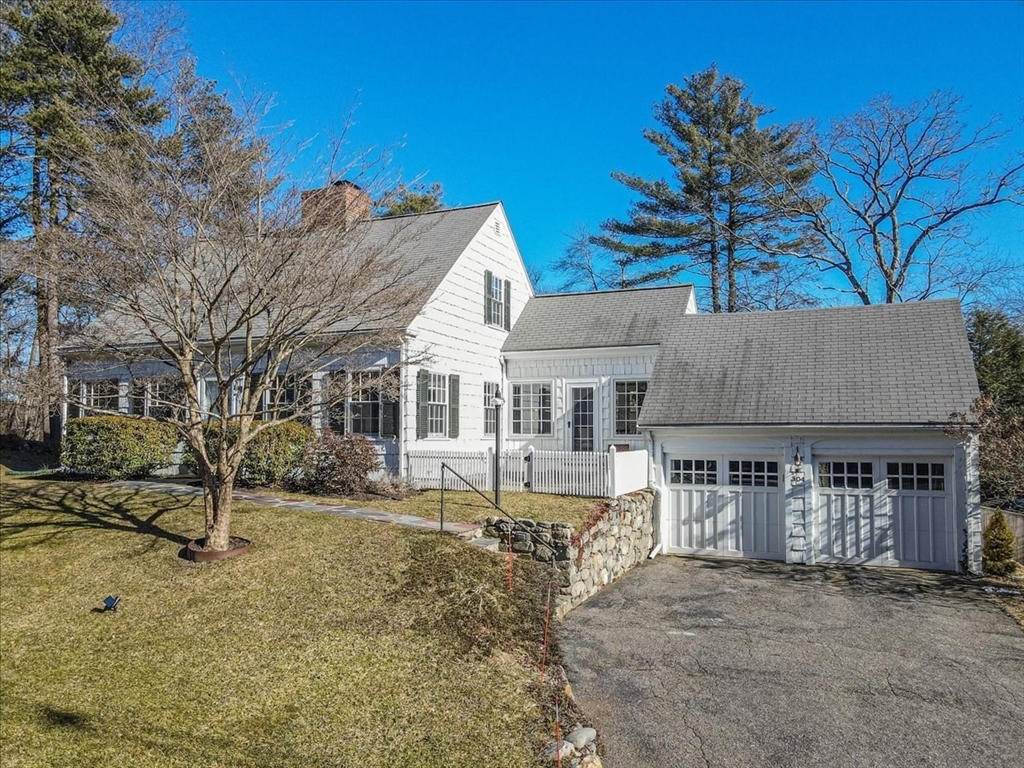 304 Dover Road Westwood, MA 02090 - Photo 2 of 42 Gallery Image 2