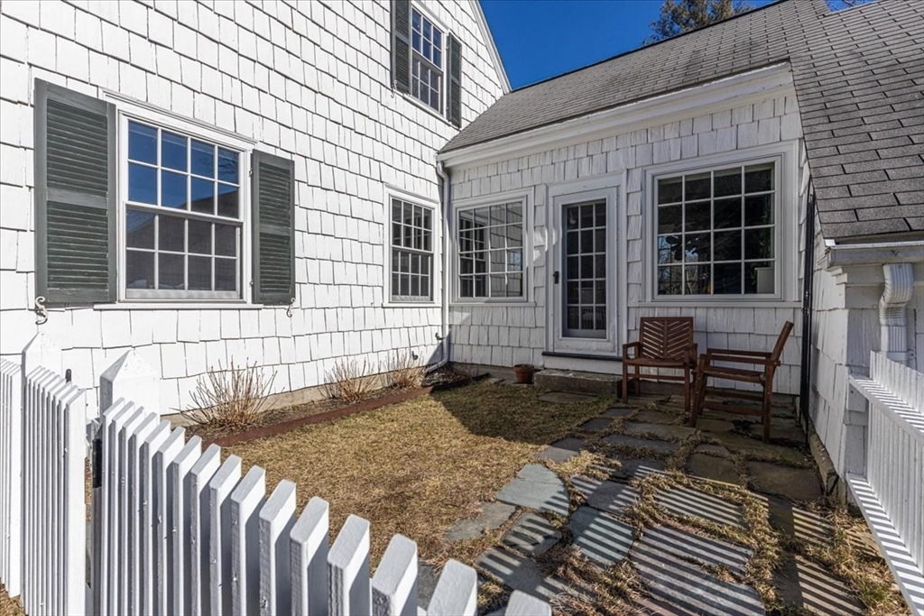 304 Dover Road Westwood, MA 02090 - Photo 3 of 42 Gallery Image 3