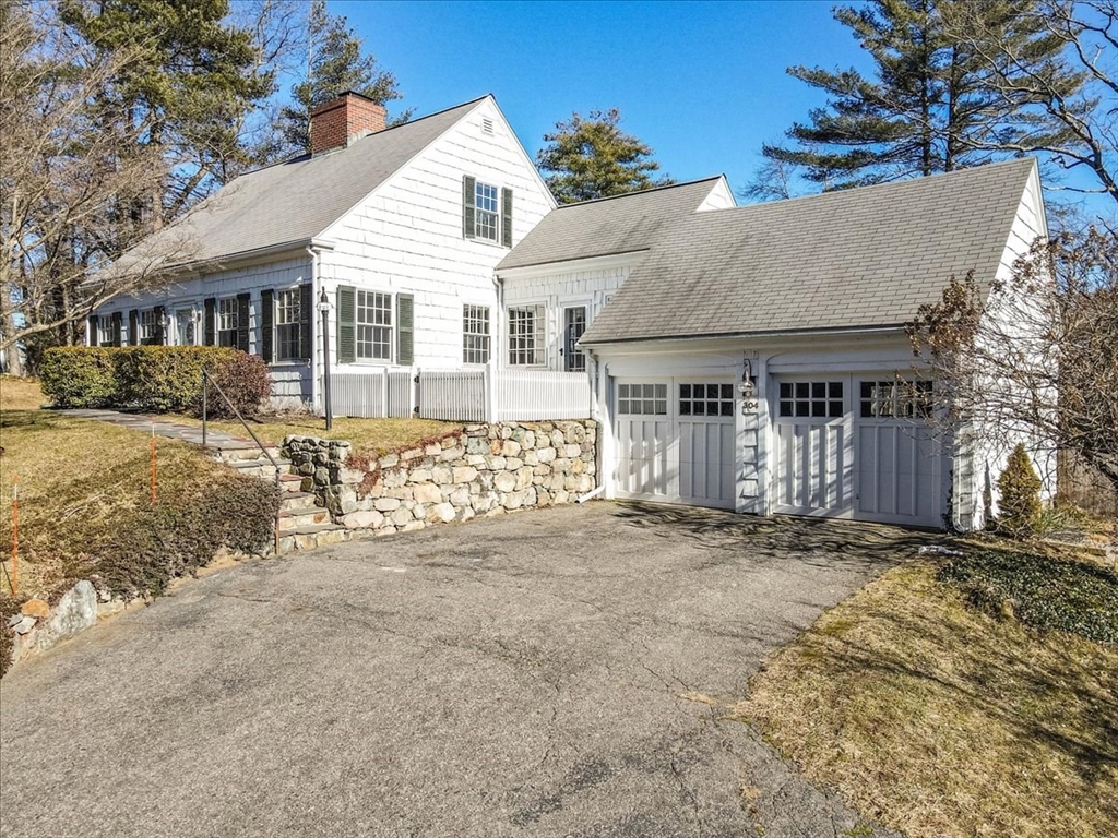 304 Dover Road Westwood, MA 02090 - Photo 36 of 42 Gallery Image 36