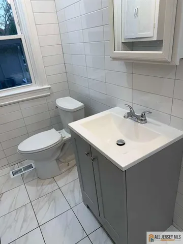 $3,150 | 107 Parkway Avenue, Ewing, NJ 08618