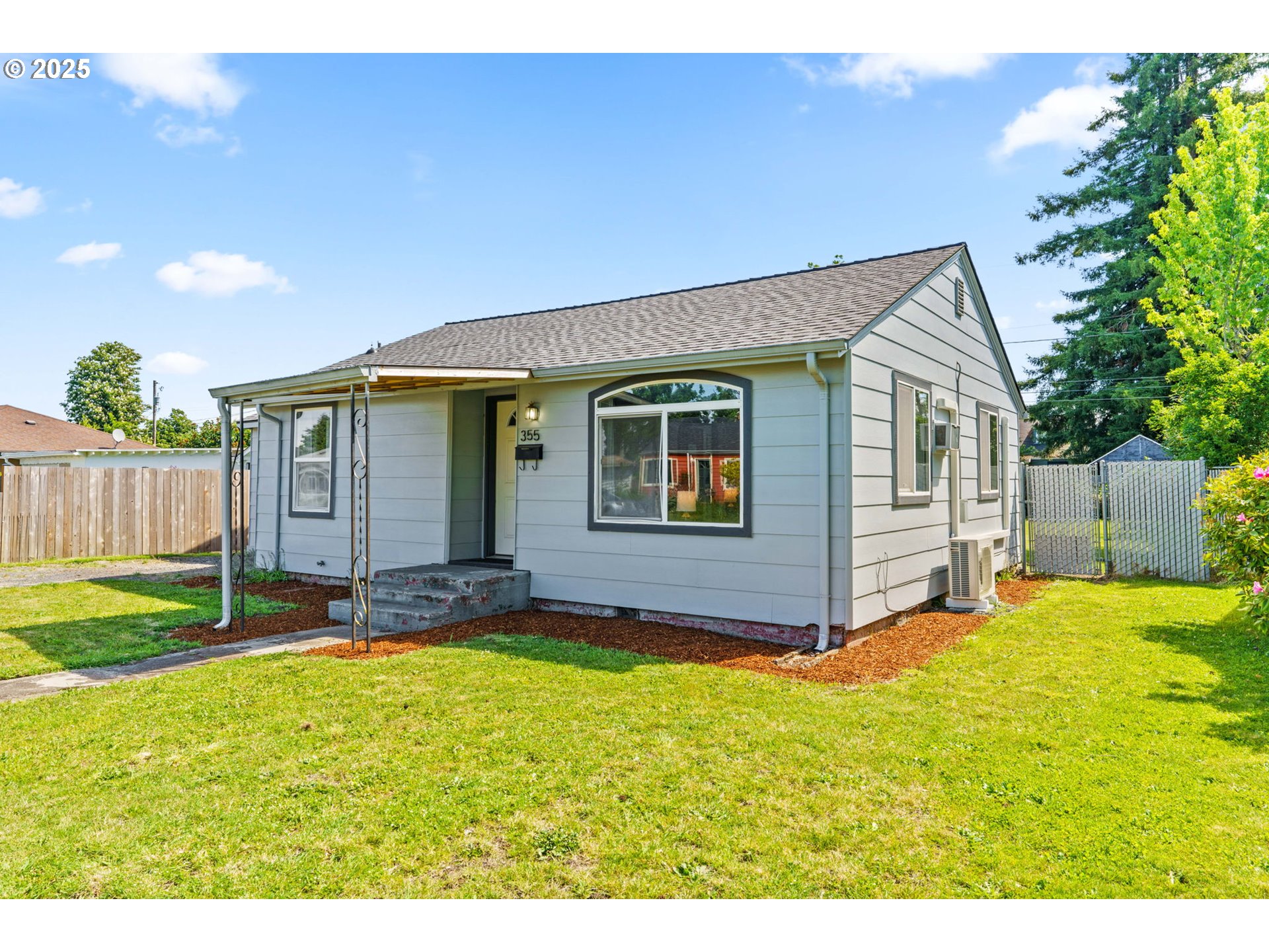 355 22nd Street Springfield, OR 97477 - Photo 3 of 36