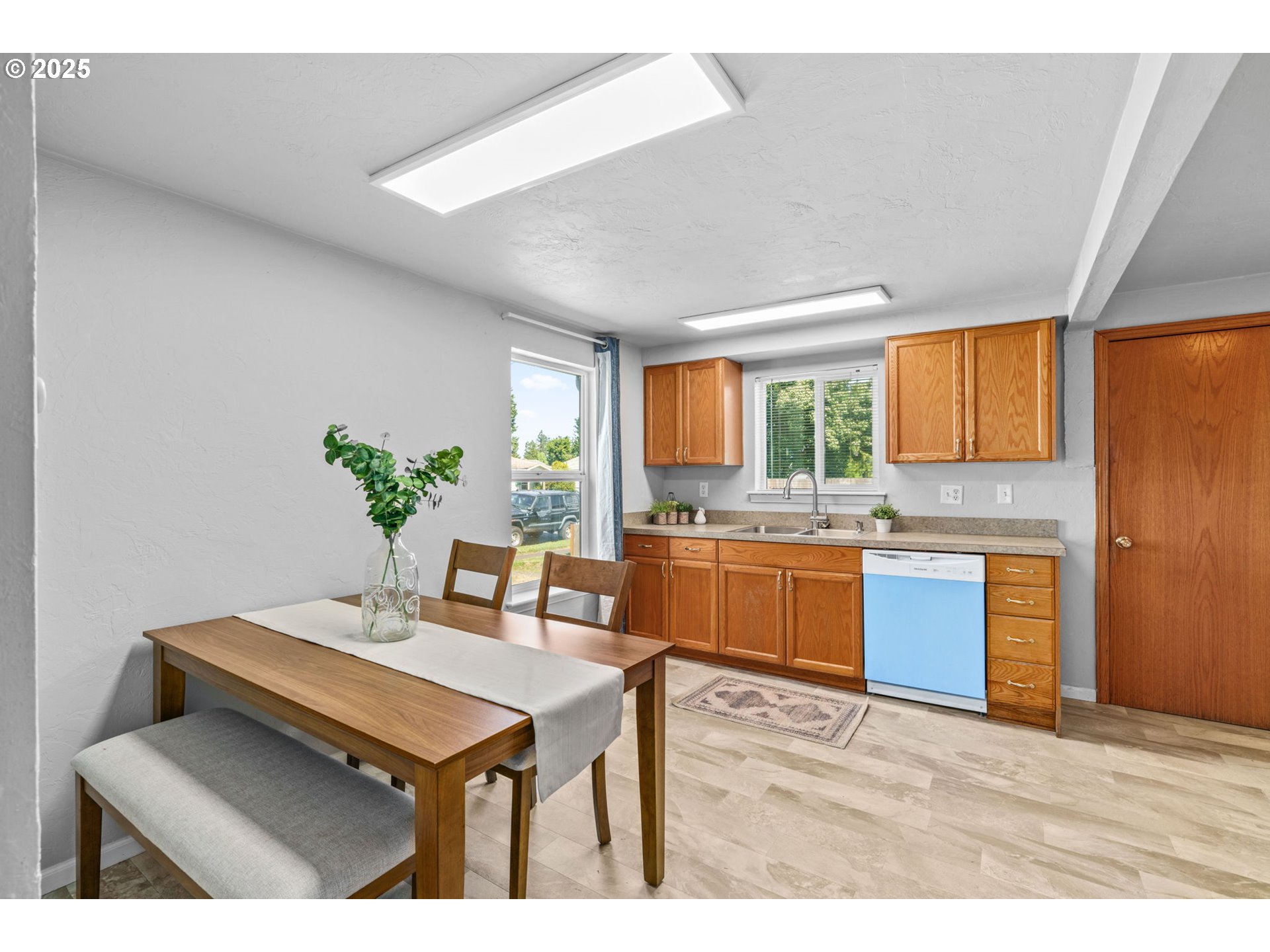 355 22nd Street Springfield, OR 97477 - Photo 10 of 36