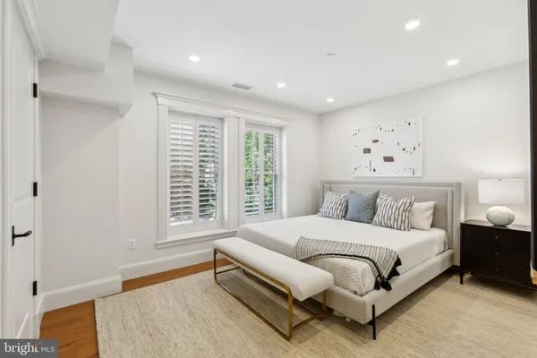 $5,500 | 1641 R Street Northwest, Unit 301, Washington, DC 20009