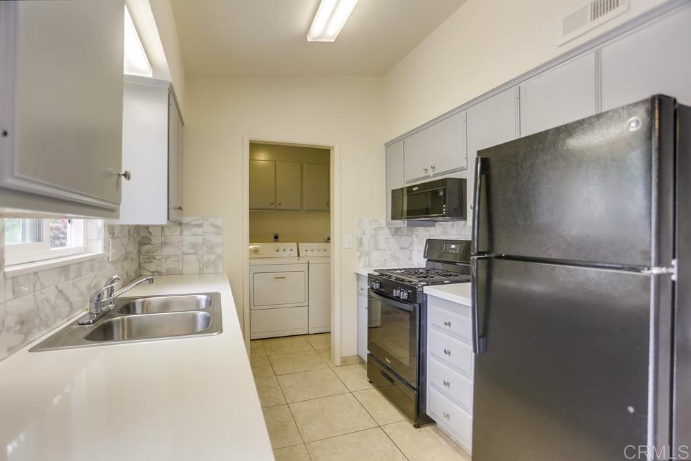 931-933 Regal Road Encinitas, CA 92024 - Photo 9 of 22