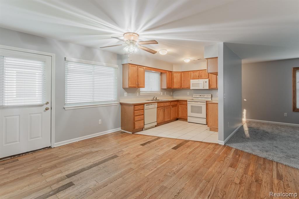 29030 Springstead Street Gibraltar, MI 48173 - Photo 9 of 23