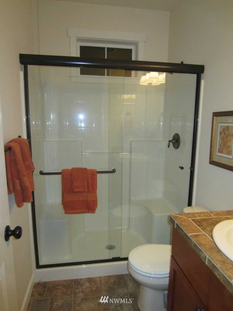 3428 Russet Road Brier, WA 98036 - Photo 13 of 25 Gallery Image 13