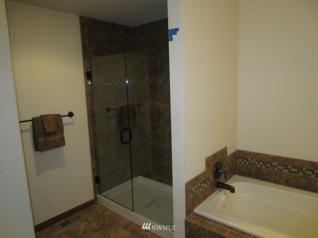 3428 Russet Road Brier, WA 98036 - Photo 18 of 25 Gallery Image 18