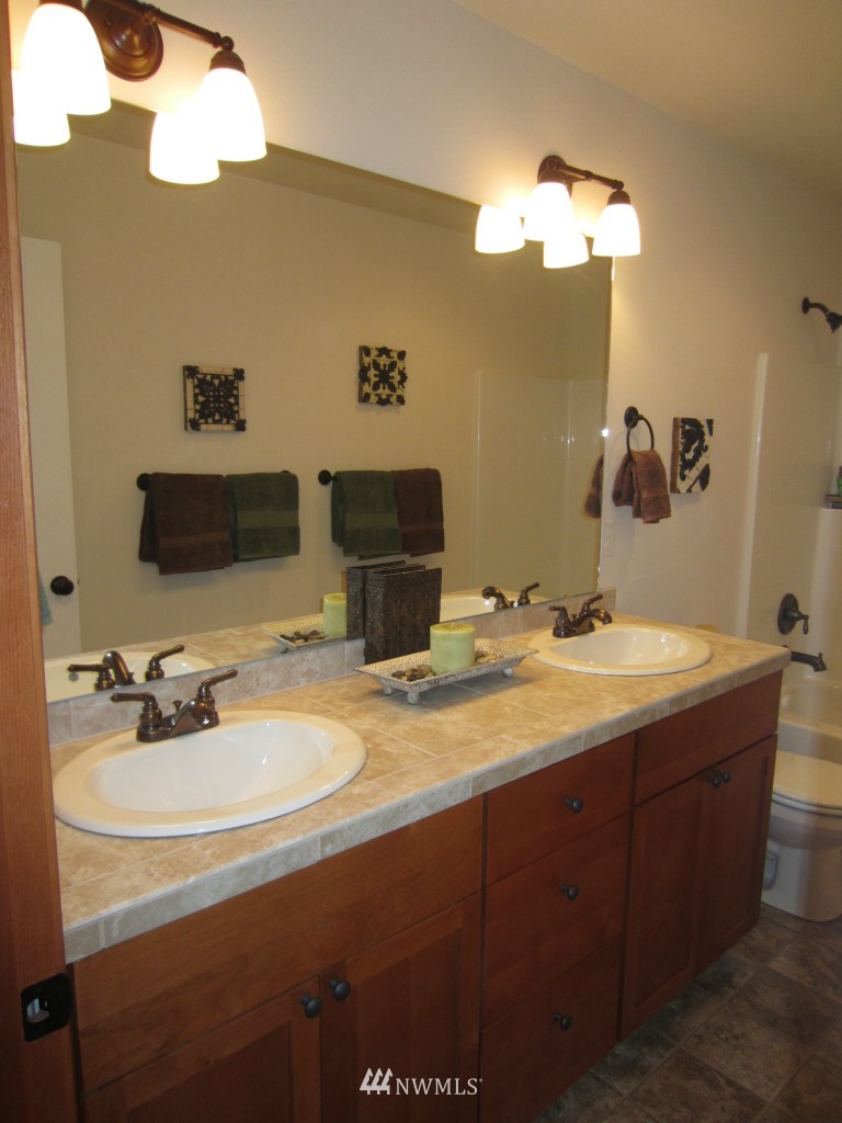 3428 Russet Road Brier, WA 98036 - Photo 19 of 25 Gallery Image 19