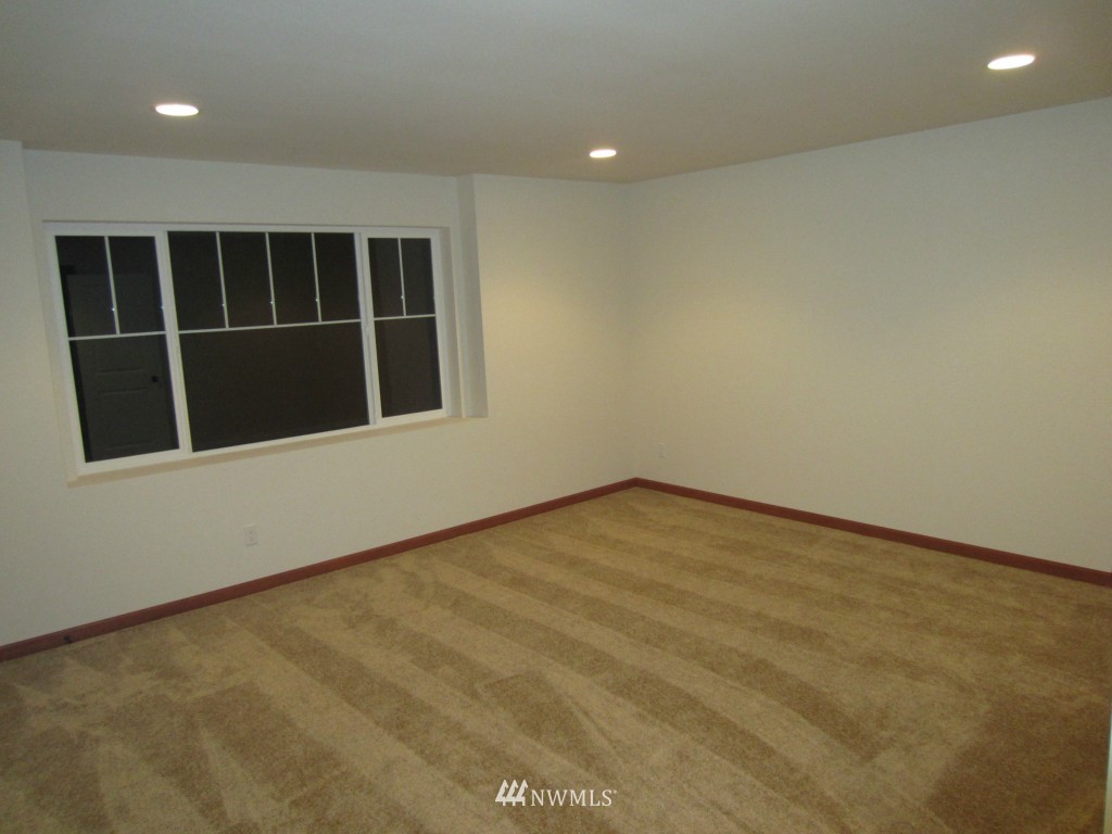 3428 Russet Road Brier, WA 98036 - Photo 21 of 25 Gallery Image 21
