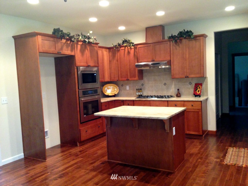 3428 Russet Road Brier, WA 98036 - Photo 8 of 25 Gallery Image 8