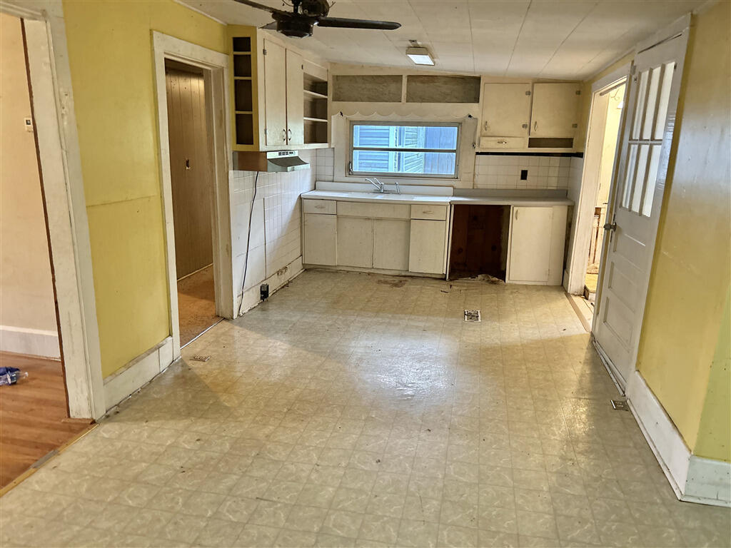 1677 Patterson Mill Road Bedford, VA 24523 - Photo 17 of 25 174098img_1464_174098_S