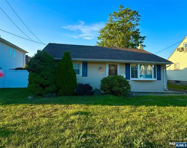 $3,250 | 309 President Street, Saddle Brook, NJ 07663