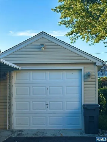 $3,250 | 309 President Street, Saddle Brook, NJ 07663