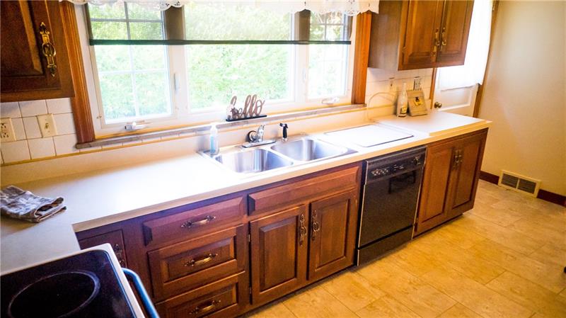 111 Cedar Road Butler, PA 16001 - Photo 6 of 22