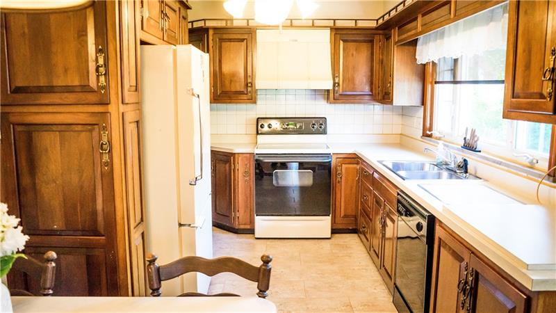 111 Cedar Road Butler, PA 16001 - Photo 7 of 22