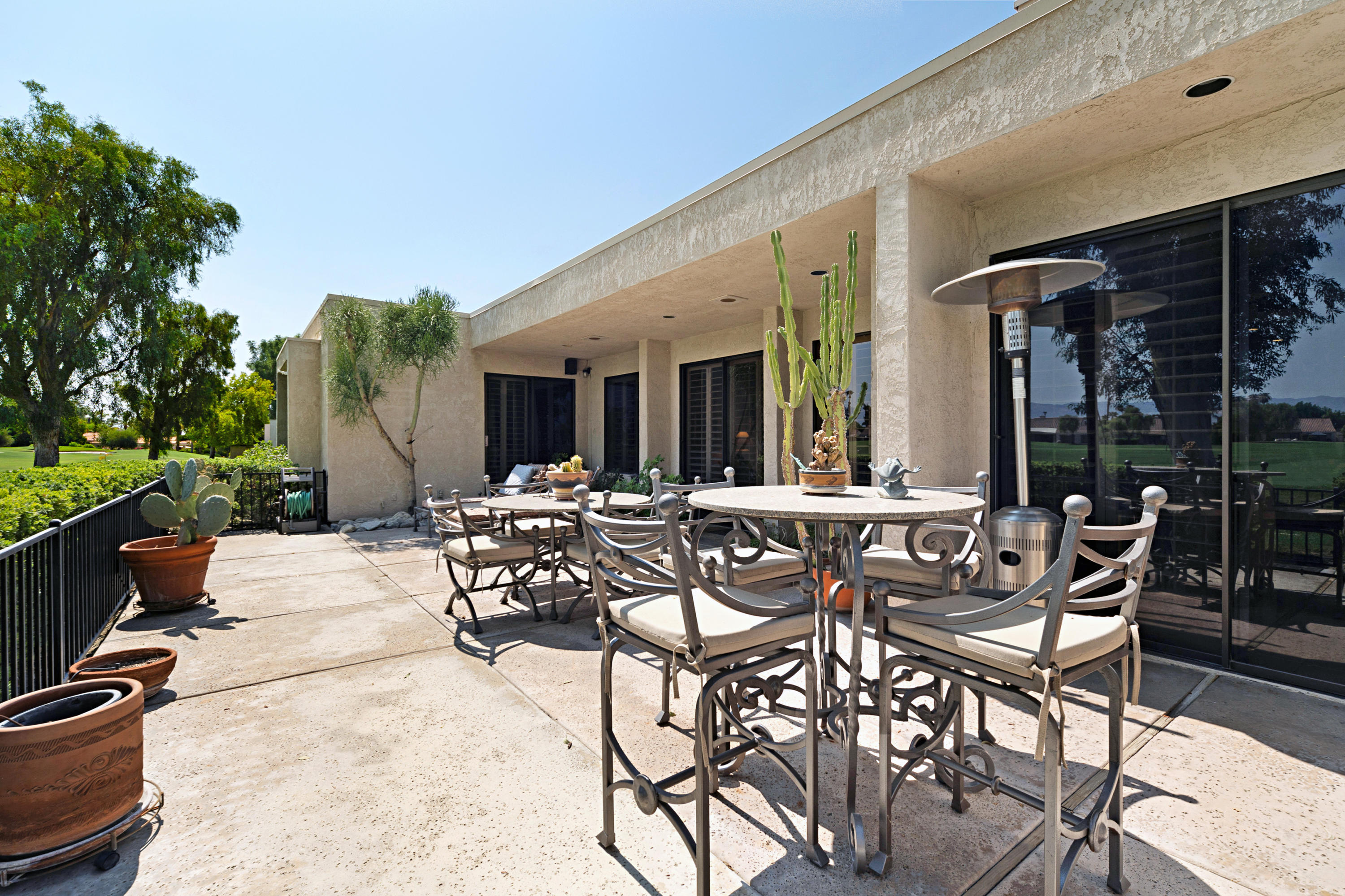 936 Inverness Drive Rancho Mirage, CA 92270 - Photo 29 of 39 35_10398487_139774_EN-139774-135