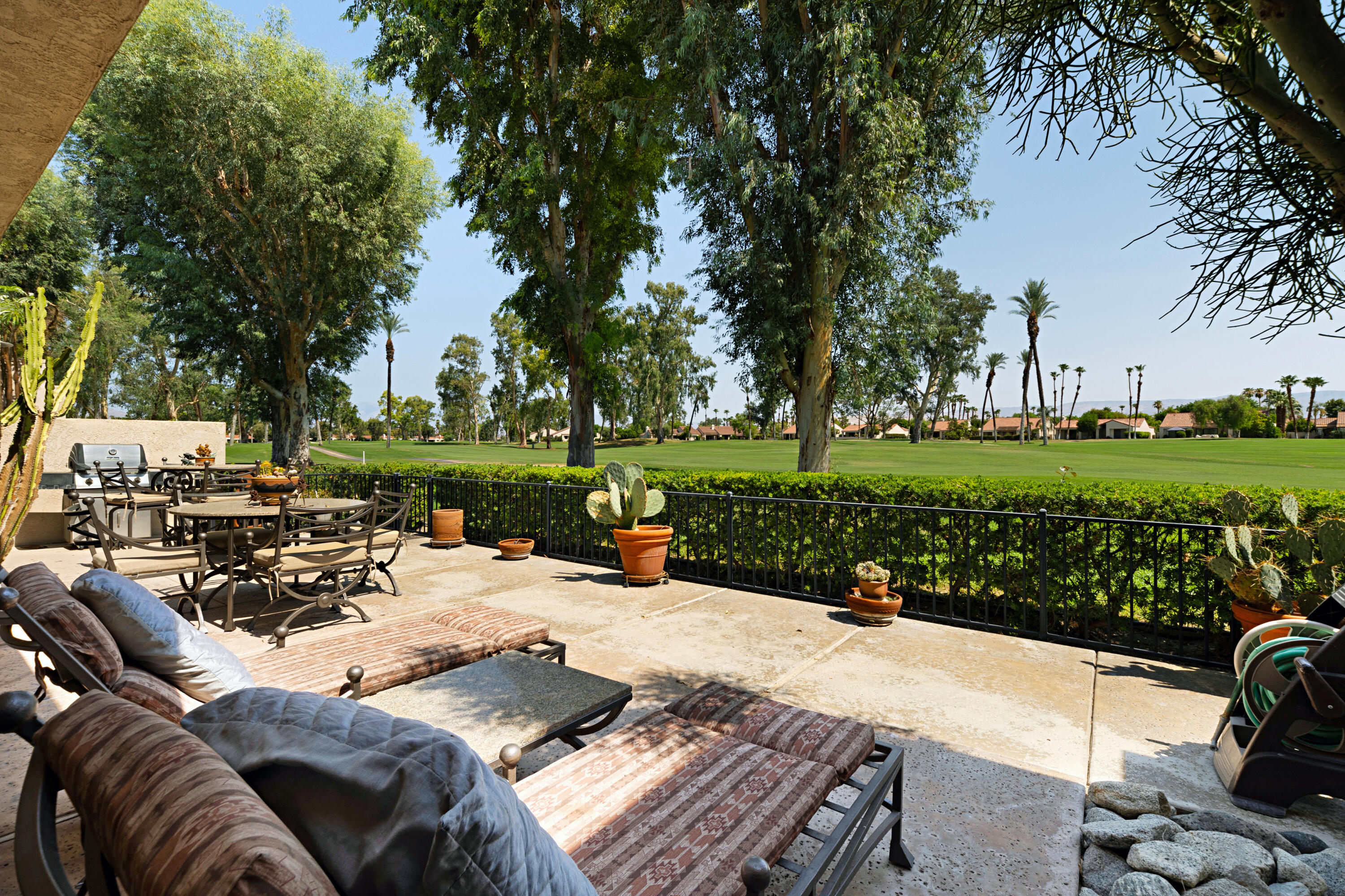 936 Inverness Drive Rancho Mirage, CA 92270 - Photo 31 of 39 37_10398492_139774_EN-139774-137