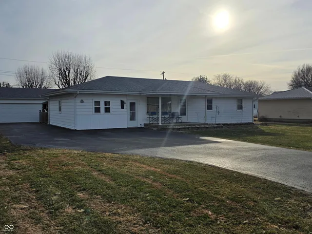 $224,500 | 212 South Lincoln Street, Westport, IN 47283