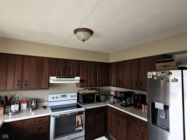 $224,500 | 212 South Lincoln Street, Westport, IN 47283