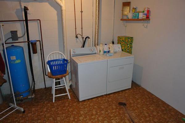 6804 Fairway Ridge Road Salem, VA 24153 - Photo 42 of 54 LAUNDRY AREA