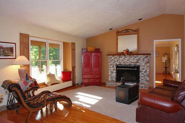 6804 Fairway Ridge Road Salem, VA 24153 - Photo 45 of 54 LIVING ROOM