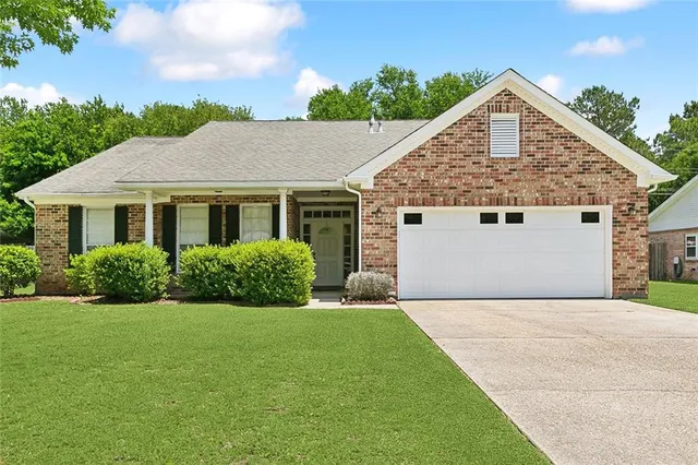 $2,350 | 3126 Meadow Lake Drive West, Slidell, LA 70461