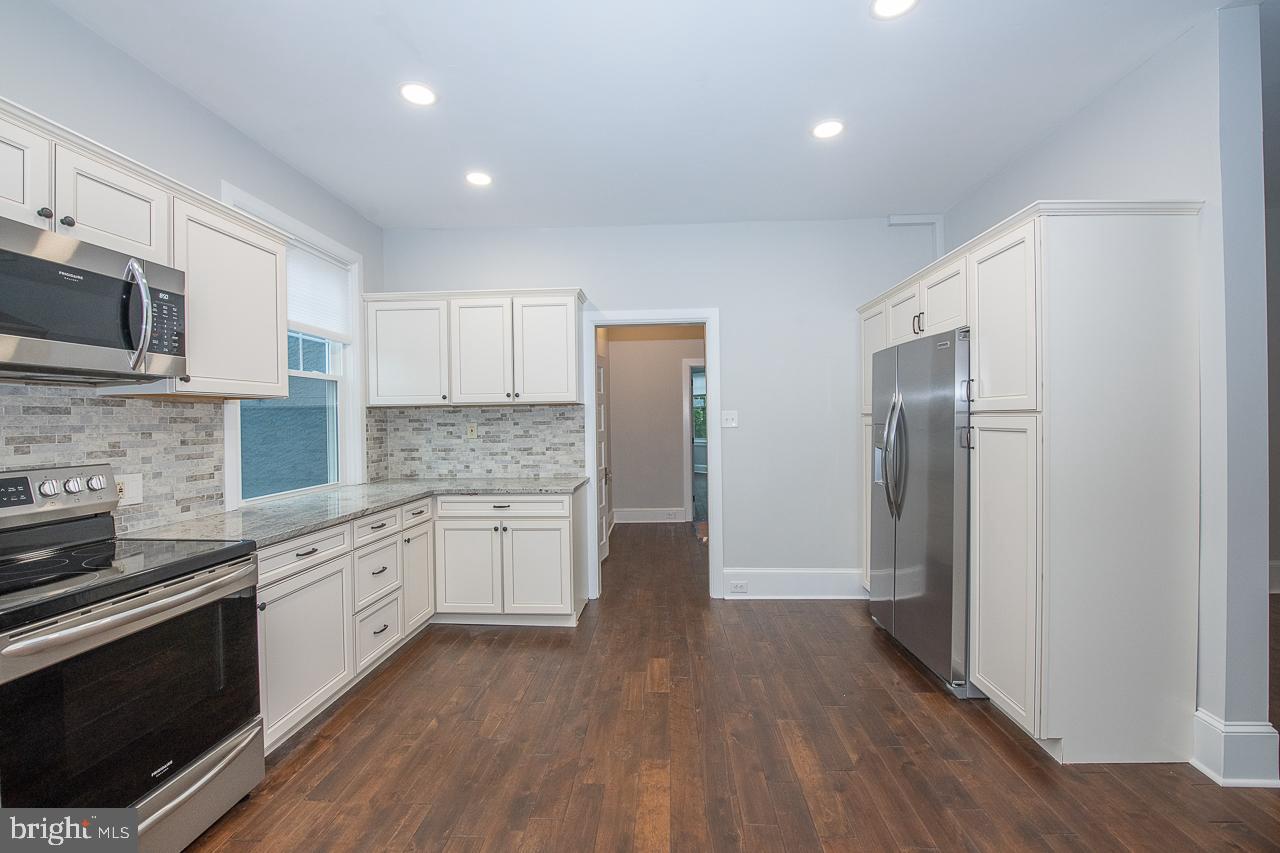 1041 County Line Road, Unit 2 Bryn Mawr, PA 19010 - Photo 4 of 24