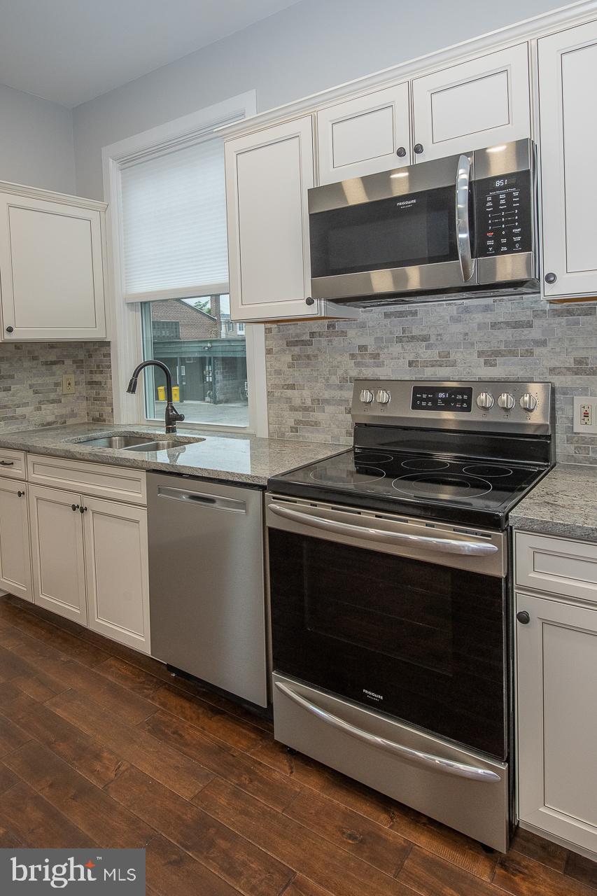 1041 County Line Road, Unit 2 Bryn Mawr, PA 19010 - Photo 5 of 24