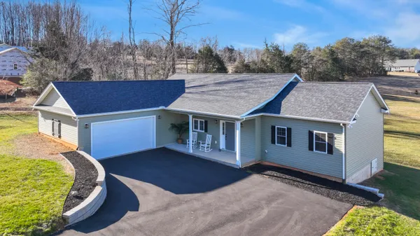 $485,900 | 81 Belvior Circle, Moneta, VA 24121