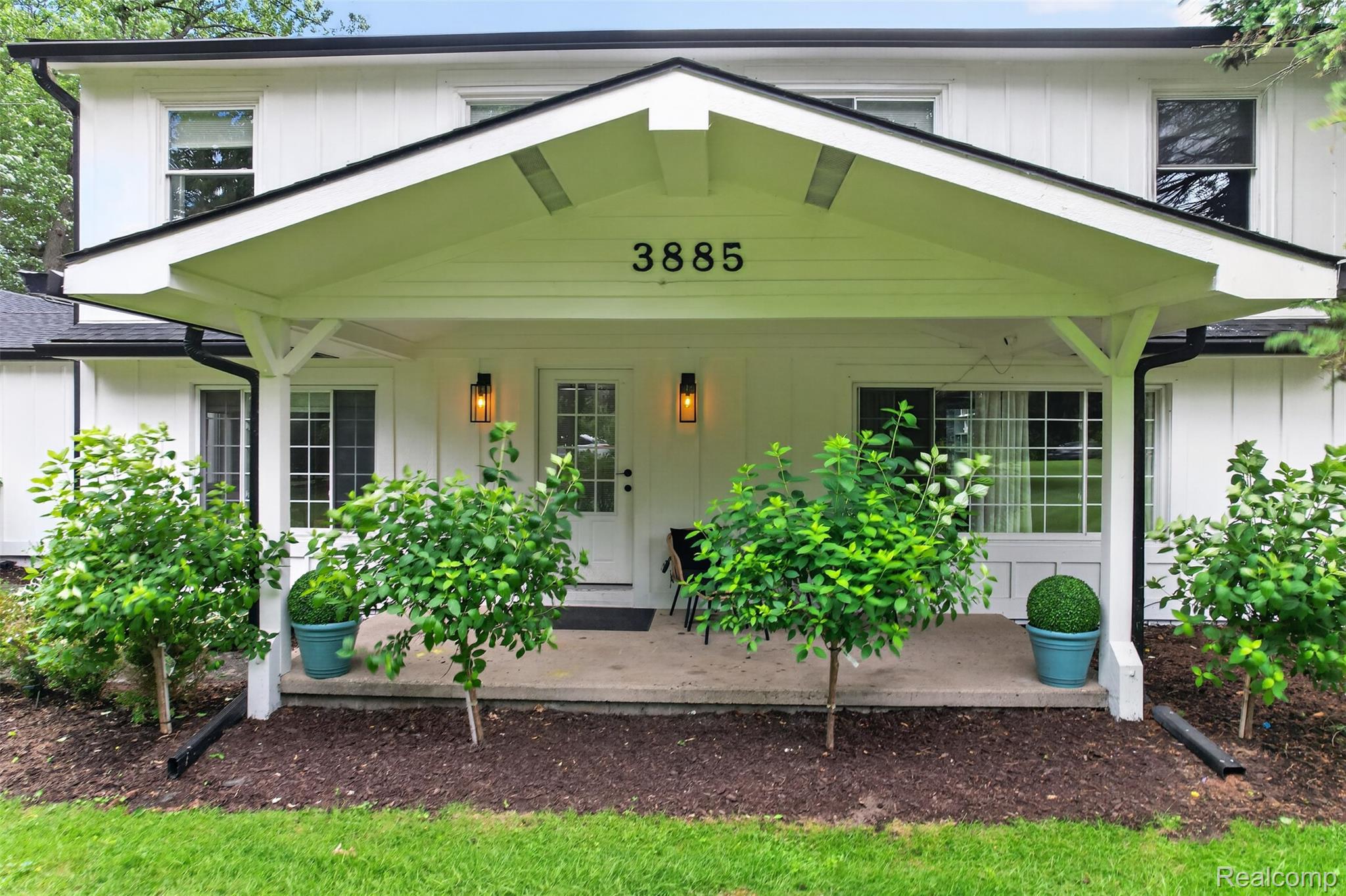 3885 Quarton Road Bloomfield Hills, MI 48302 - Photo 3 of 49 DJI_0151.jpg