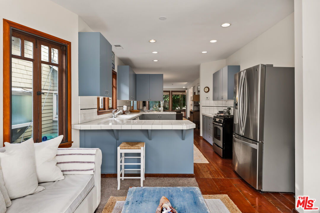 46 Wavecrest Avenue Venice, CA 90291 - Photo 13 of 31