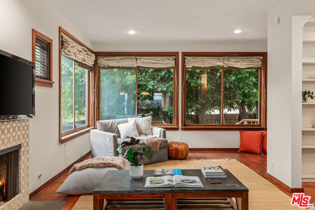 46 Wavecrest Avenue Venice, CA 90291 - Photo 9 of 31