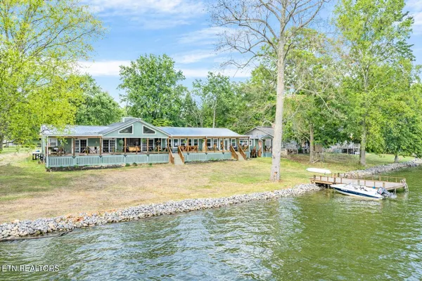 $1,190,000 | 4225 West Lakeview Circle, Louisville, TN 37777