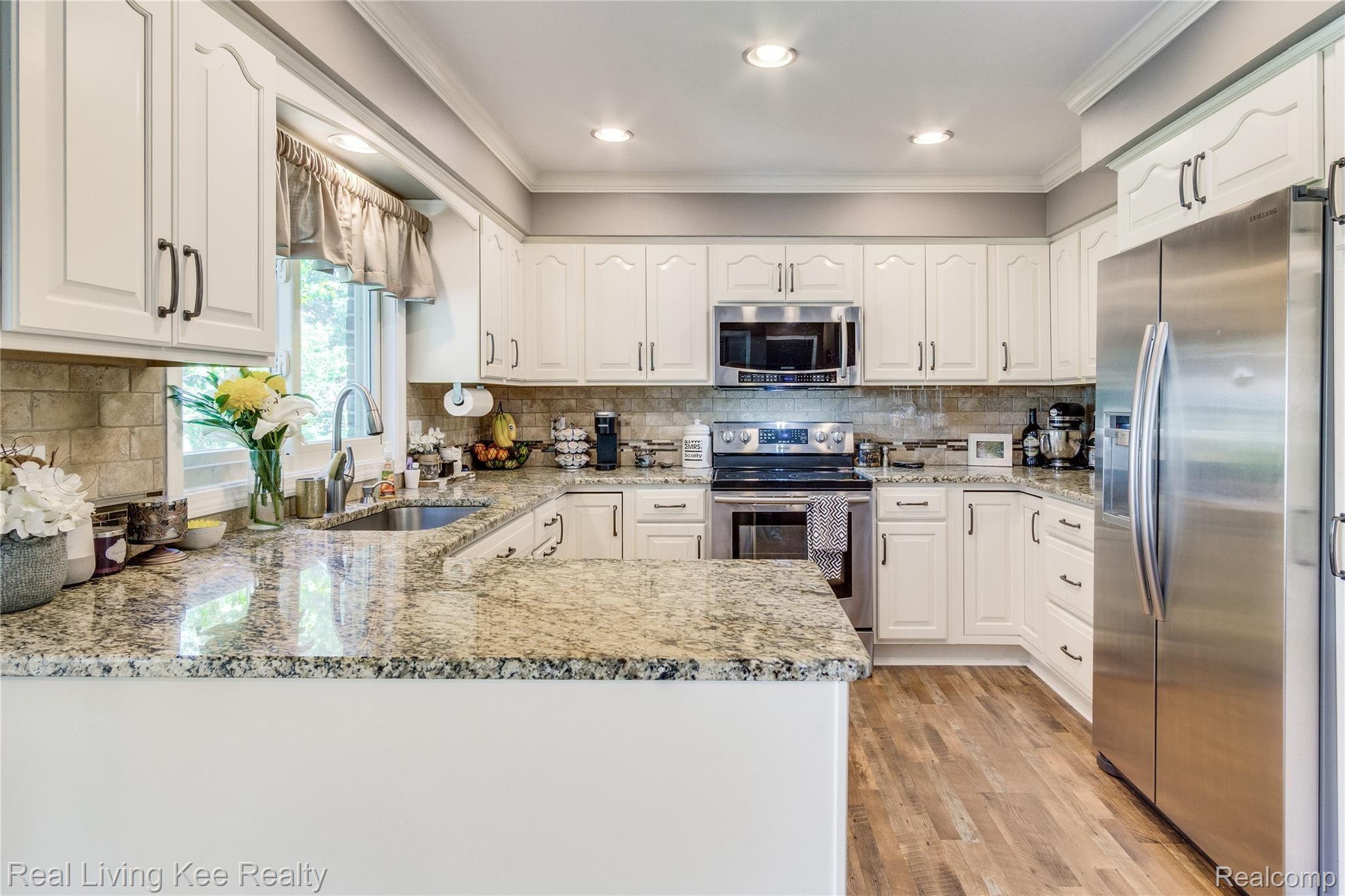 2786 Broadmoor Drive Rochester, MI 48309 - Photo 10 of 70 Interiors (17 of 45).jpg