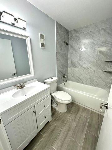 8625 Raintree Court Boca Raton, FL 33496 - Photo 18 of 31 Guest bath