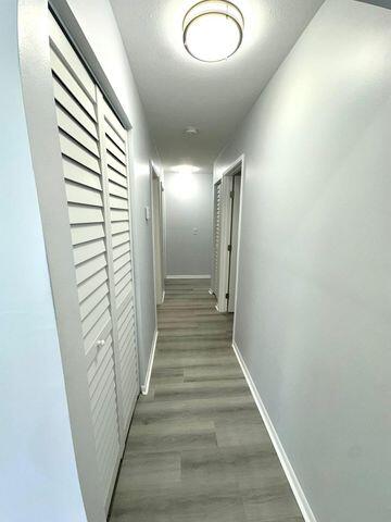 8625 Raintree Court Boca Raton, FL 33496 - Photo 19 of 31 Hallway