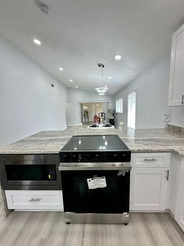 8625 Raintree Court Boca Raton, FL 33496 - Photo 9 of 31 Kitchen