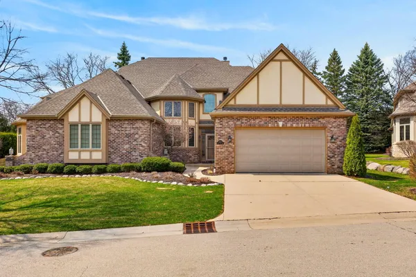 $555,000 | 8623 Country Club Drive, Franklin, WI 53132