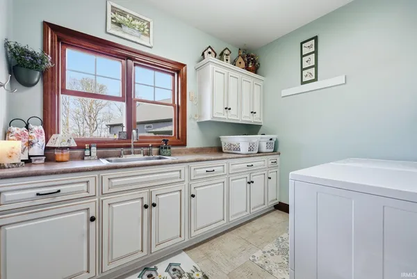 $1,090,000 | 159 West 900 North, Decatur, IN 46733