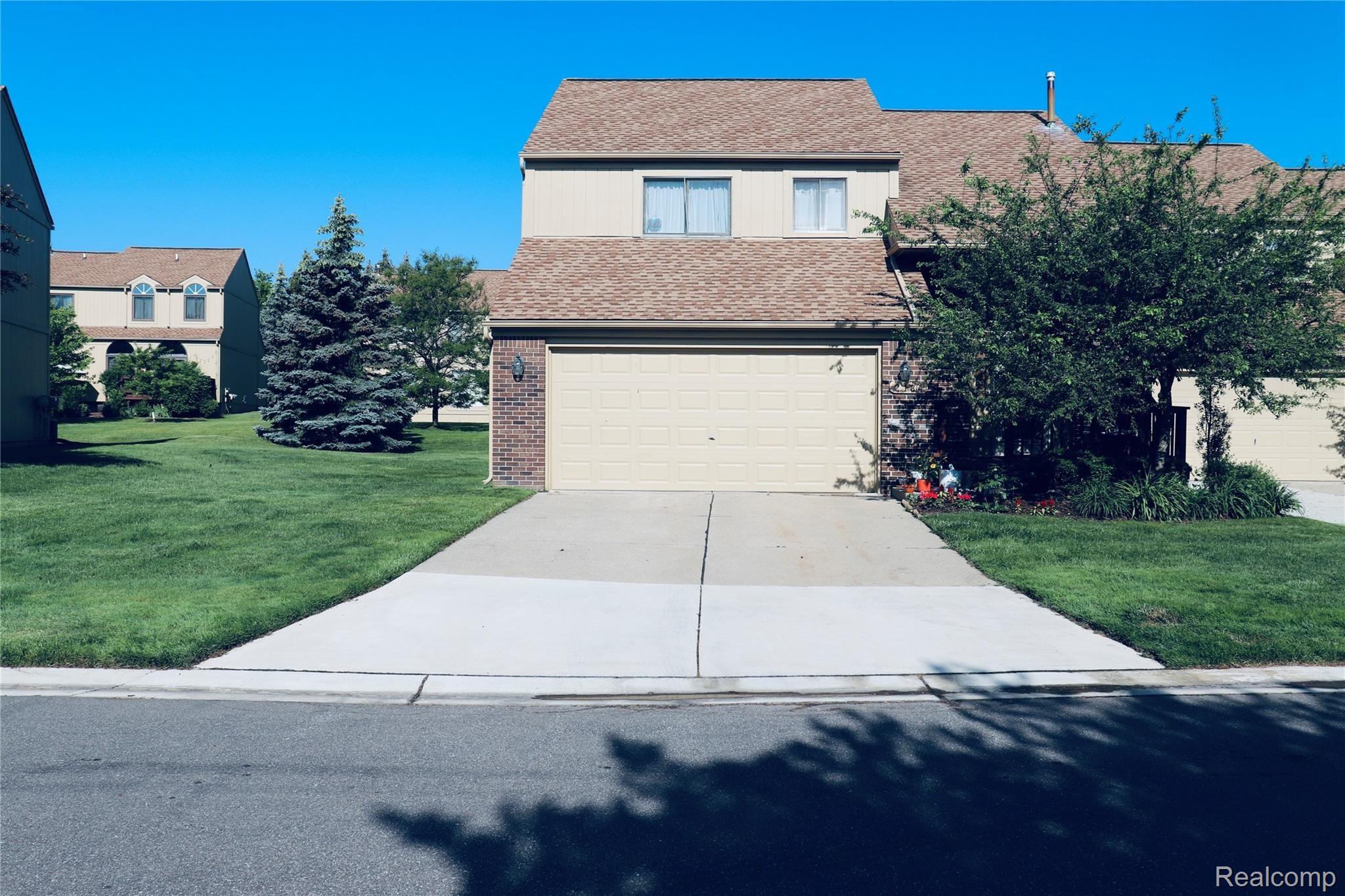 2184 Rochelle Park Drive Rochester, MI 48309 - Photo 1 of 75 IMG_1831.jpeg