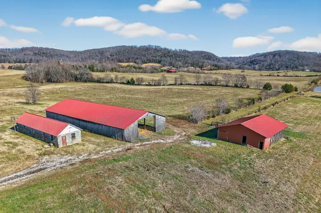 $449,900 | 4761 Gum Springs Mountain Road, Sparta, TN 38583