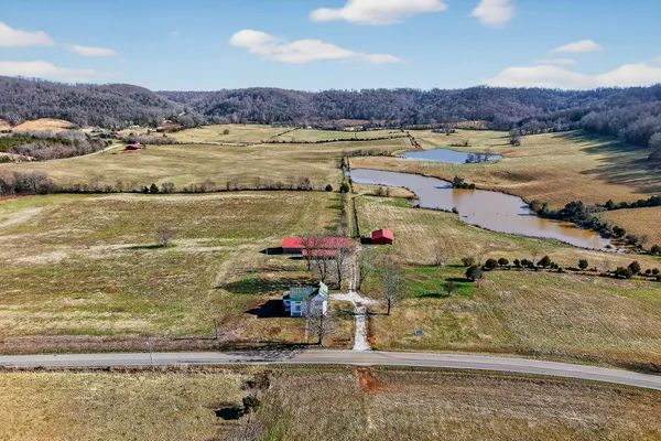 $449,900 | 4761 Gum Springs Mountain Road, Sparta, TN 38583