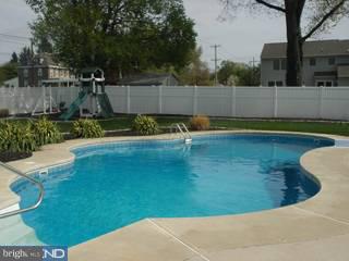 53 Pickering Bend Langhorne, PA 19047 - Photo 6 of 6 Gallery Image 6