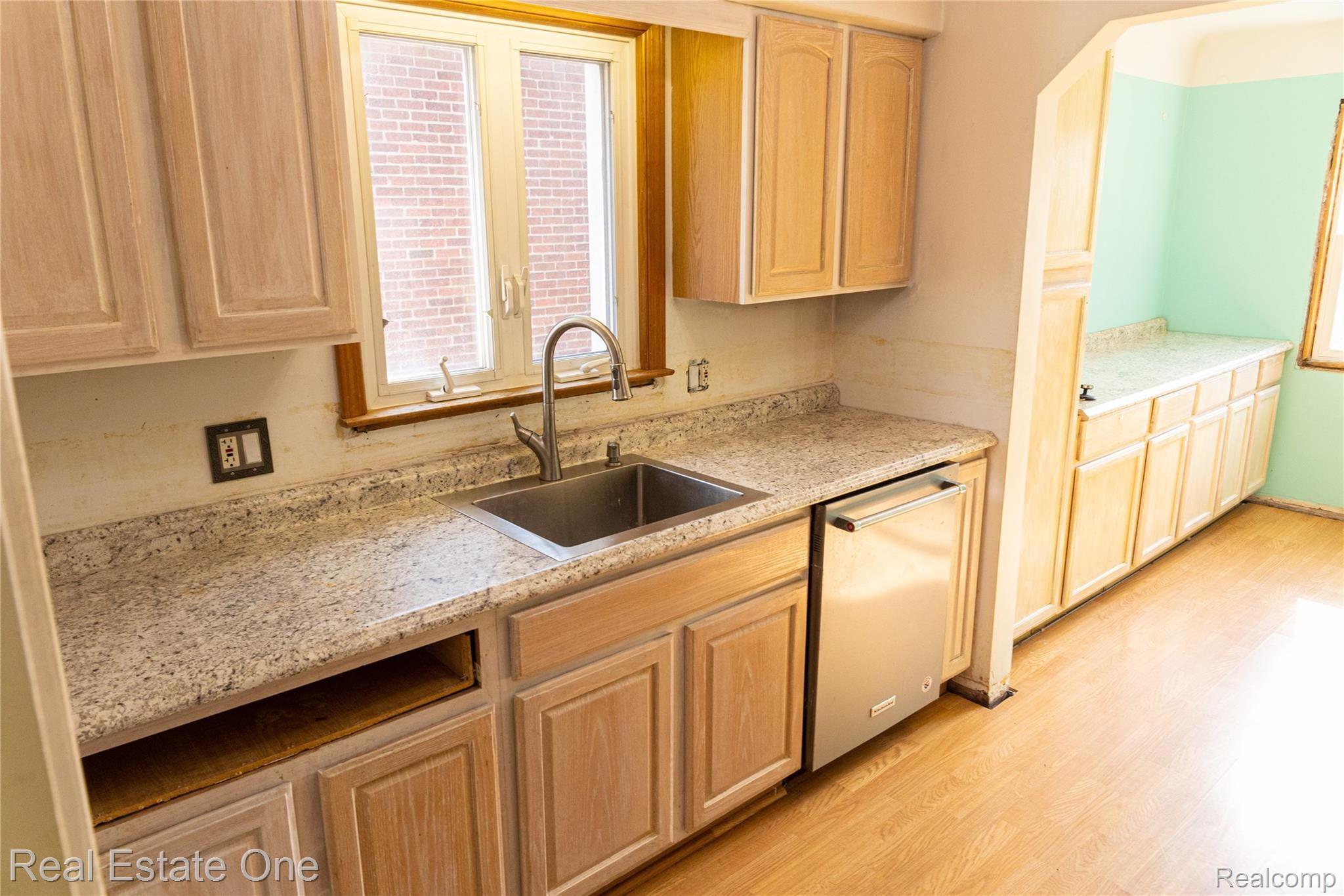 9051 Reeck Road Allen Park, MI 48101 - Photo 2 of 16 Kitchen 2.jpg