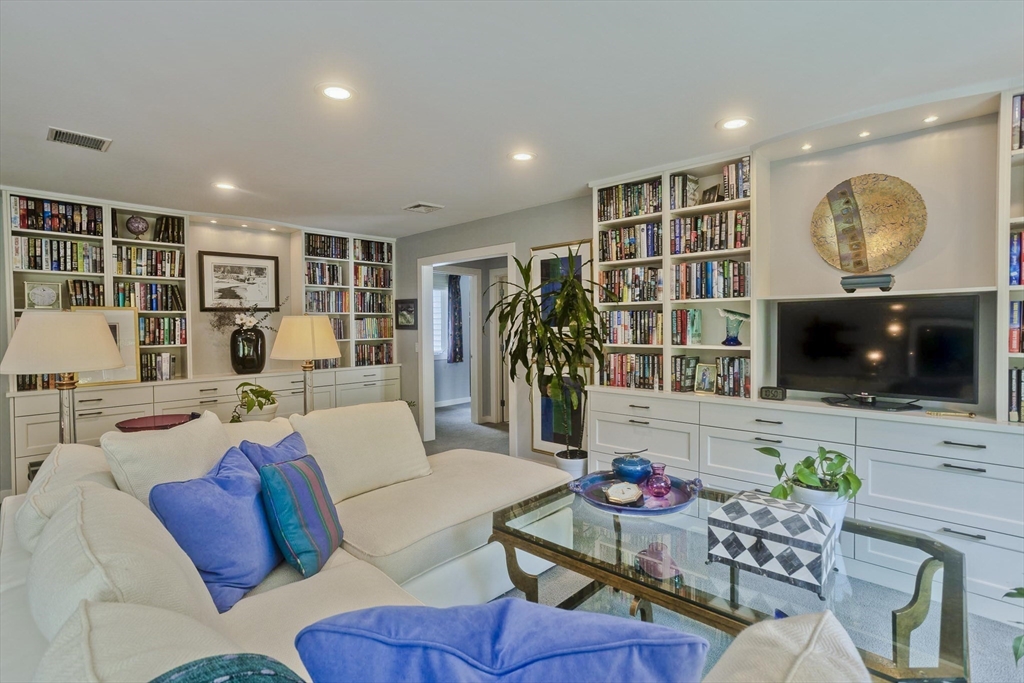 183 Loomis Ridge Westfield, MA 01085 - Photo 30 of 42
