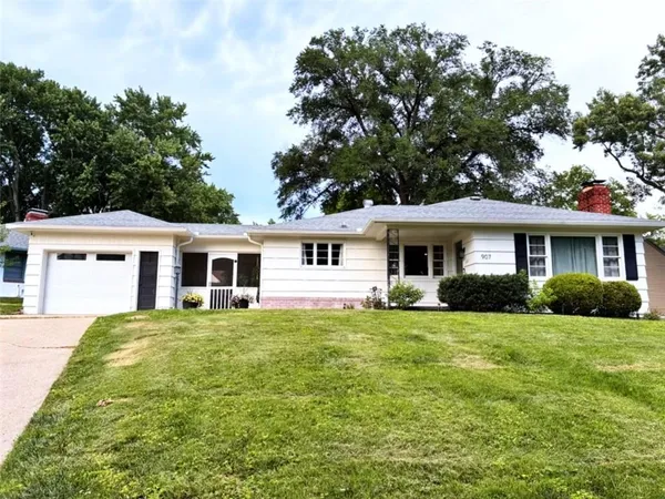 $292,950 | 907 Ashland Court, St. Joseph, MO 64506