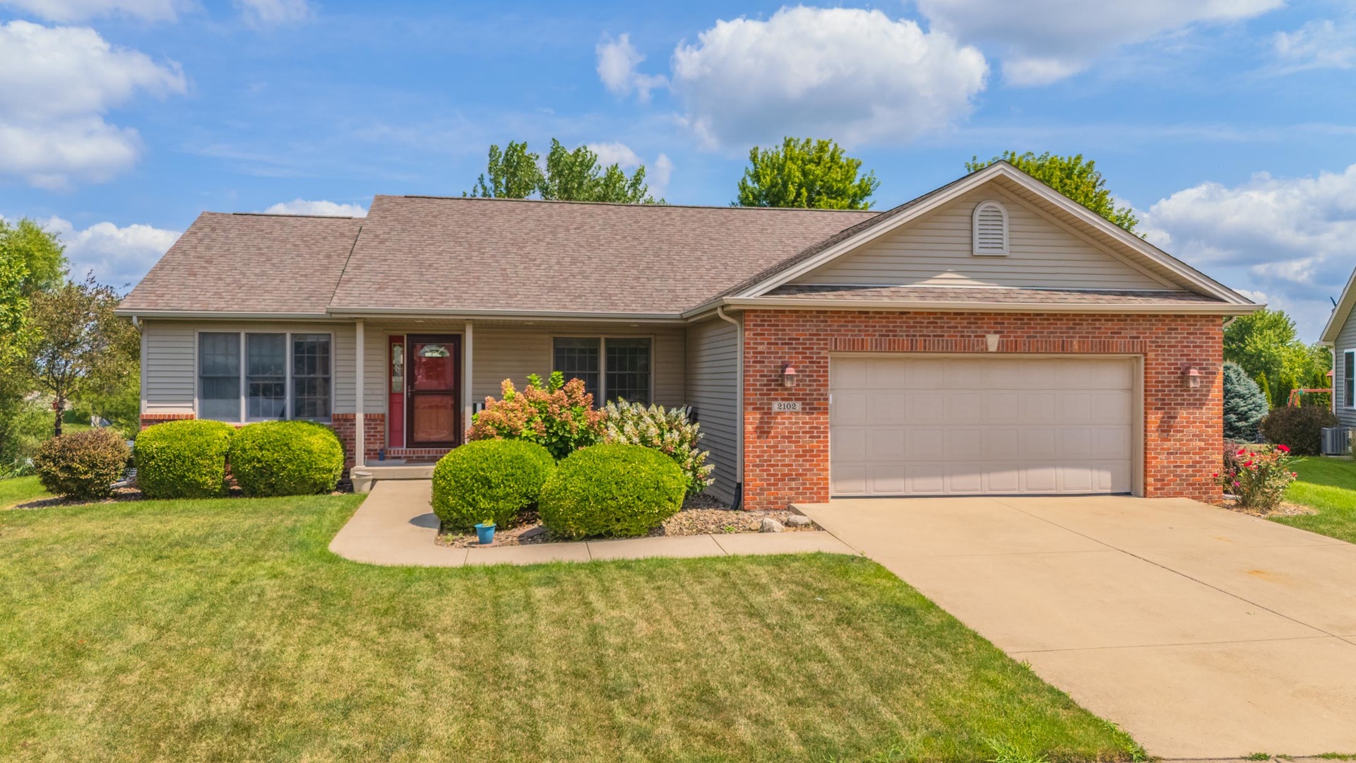 2102 Denton Lane Normal, IL 61761 - Photo 6 of 43 Gallery Image 6