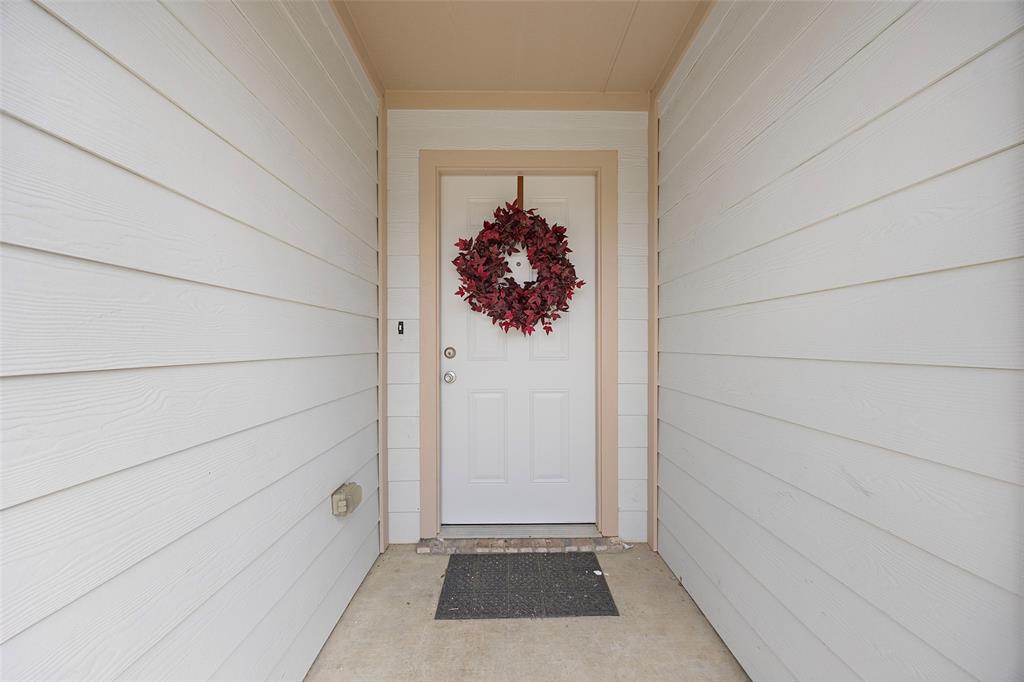 1605 Village Park Trail Burleson, TX 76028 - Photo 3 of 29 View of exterior entry